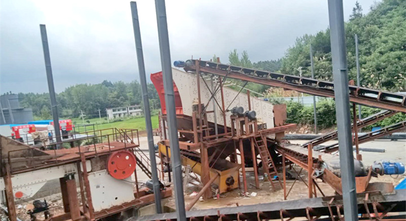 廣東清遠(yuǎn)800t/h河卵石制砂生產(chǎn)現(xiàn)場(chǎng).jpg