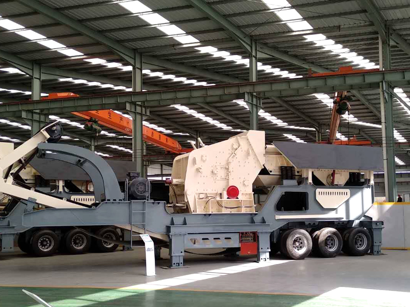 輪胎反擊破移動(dòng)破碎站.jpg 輪胎反擊破移動(dòng)破碎站.jpg