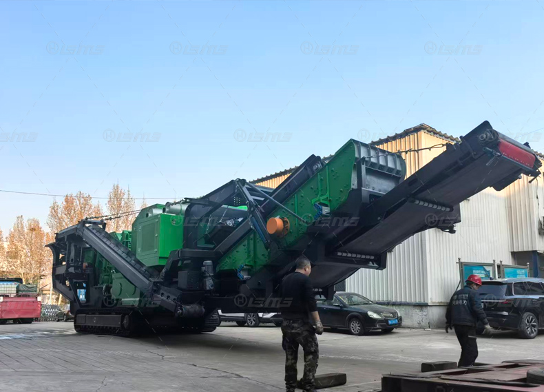 履帶式移動破碎站發(fā)貨實錄：鋼鐵之軀，使命必達